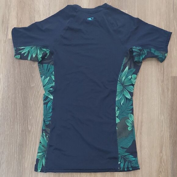 O'Neill 50+ UV Protection Blue Side Floral Print Short Sleeve Rash Guard Med NWT - Picture 3 of 7
